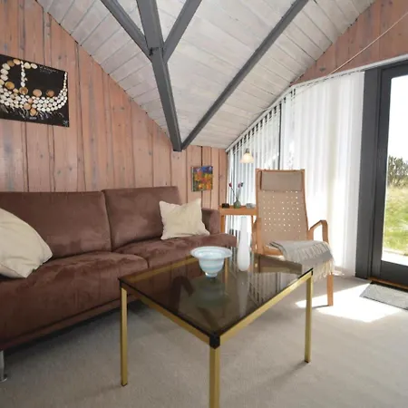 Two-bedroom Holiday In Hébergement de vacances