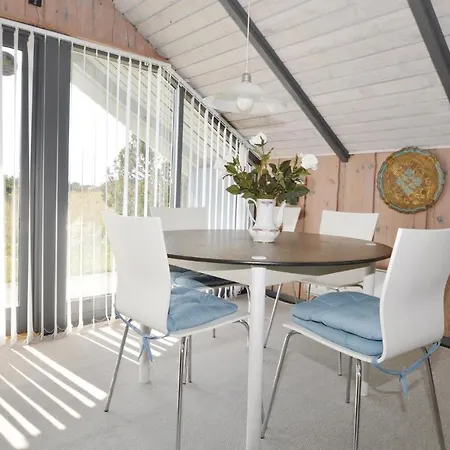 Two-bedroom Holiday In Hébergement de vacances *