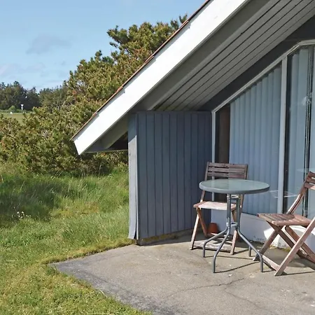 Hébergement de vacances Two-bedroom Holiday In *